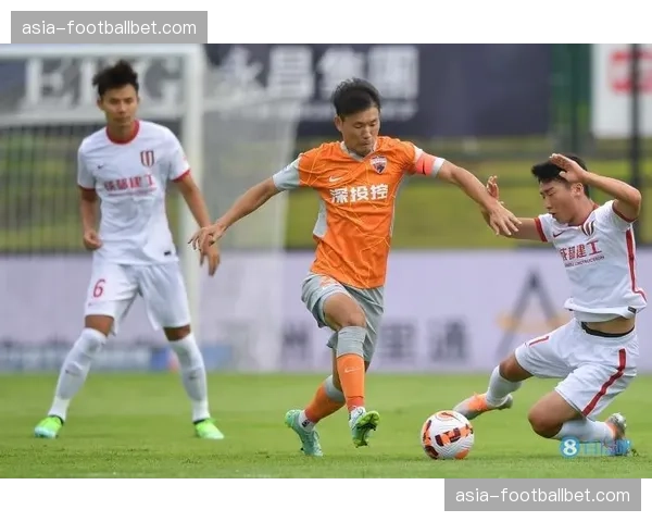 “通讯：从保级区到中游，伊劳拉如何带领伯恩茅斯实现赛季目标”